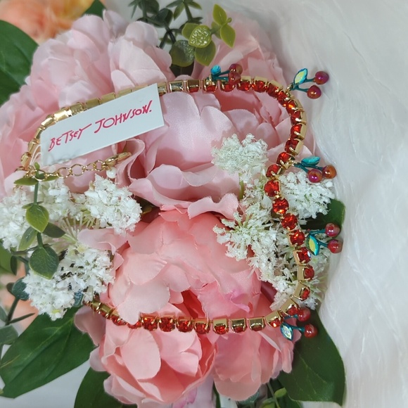 🆕 Cherry Tennis Necklace 🍒 Betsy Johnson - Picture 6 of 7